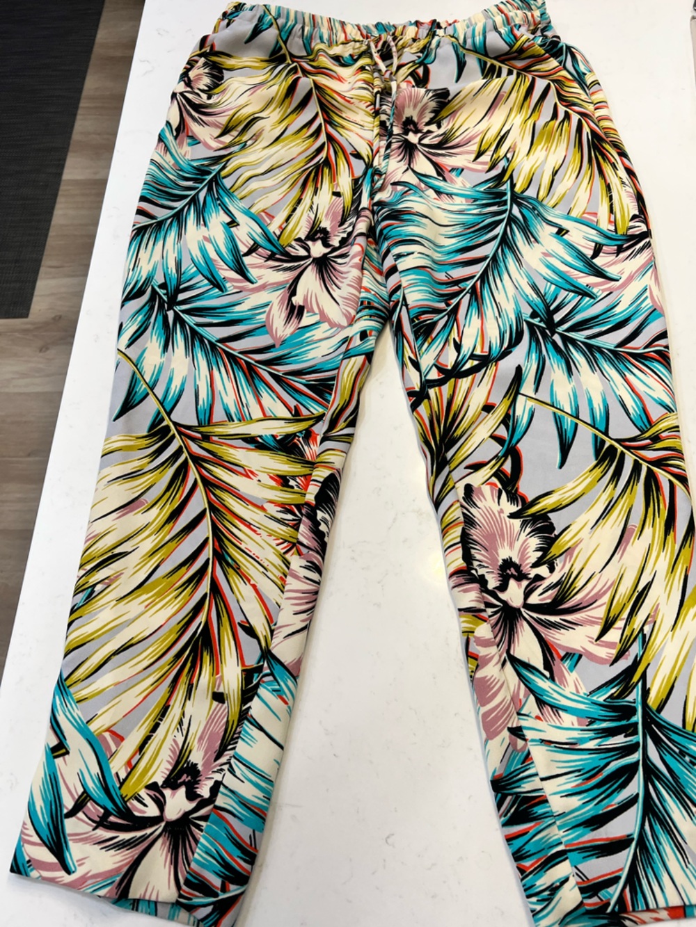 Colorful Tropical Print  Cropped Pants with Teal & Coral Accents size M